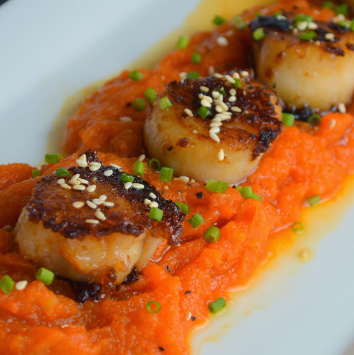 Pan Seared Scallops with Ginger Carrot Purée builicious