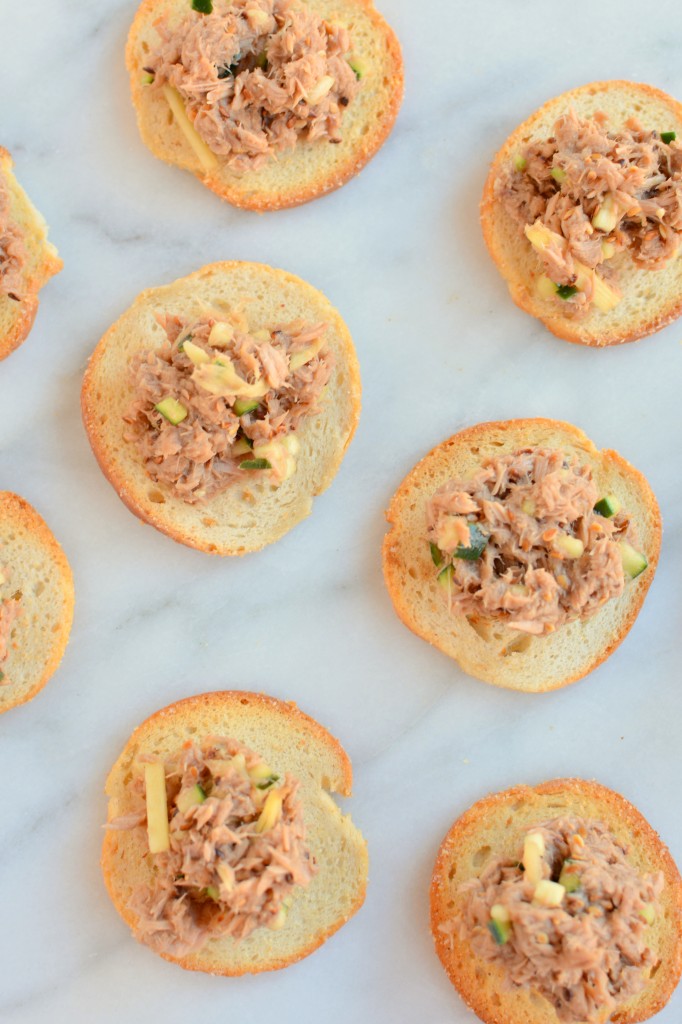 Asian Tuna Salad Cracker Bites builicious